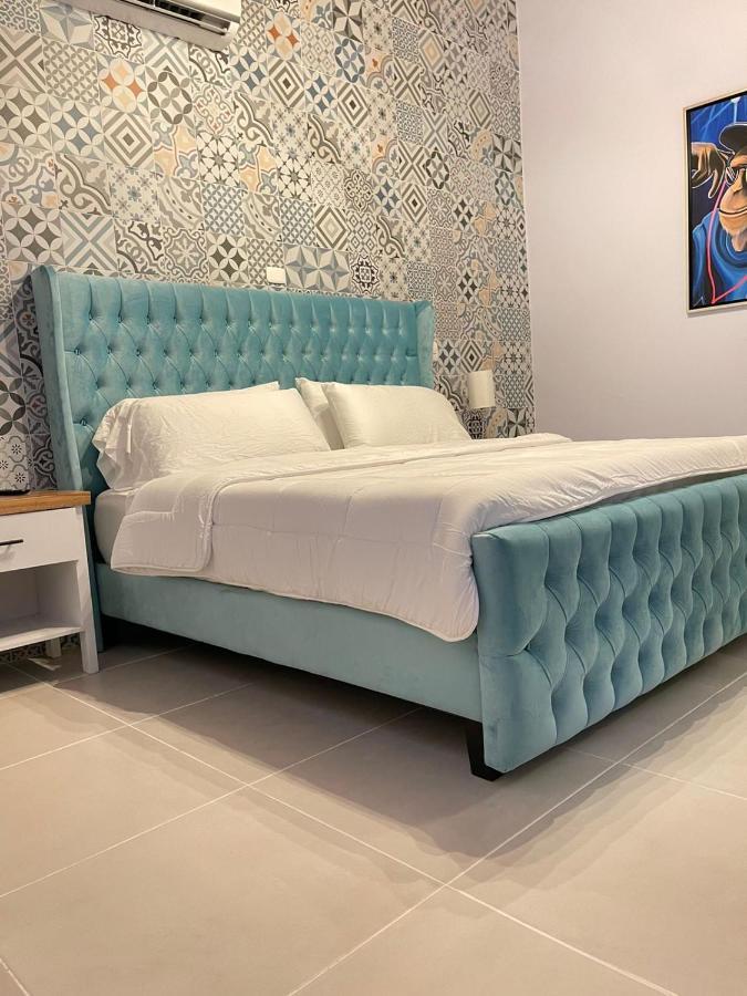 Mono Azul 3*