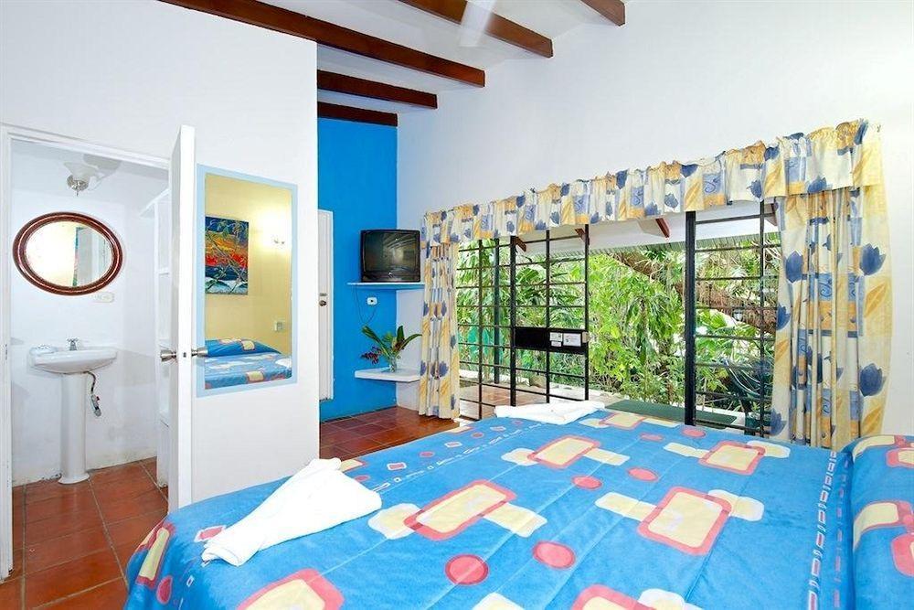 Mono Azul Hotel 3*